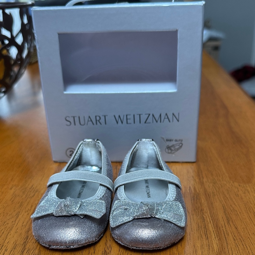 Stuart Weitzman Baby Glitz Glittery Silver Dress Shoes for babies size 2.